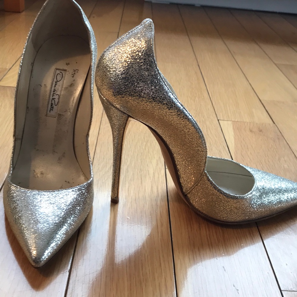 Oscar de la Renta Silver Pumps
